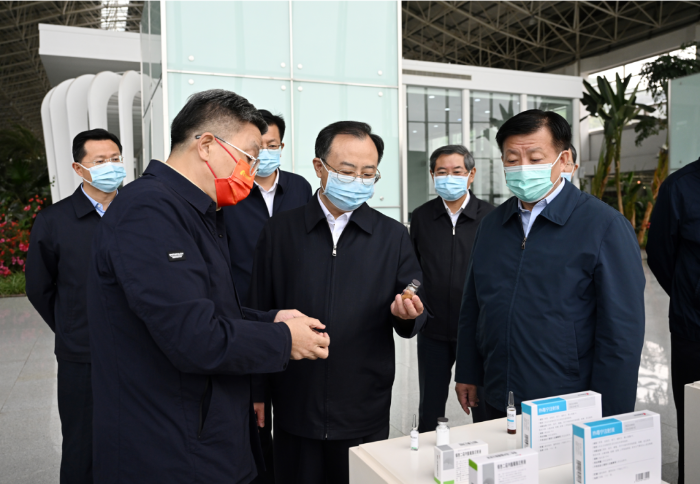 江苏省委书记吴政隆调研pg电子药业：加快推动传统中医药和现代科学相结合，为抗击疫情提供有力武器